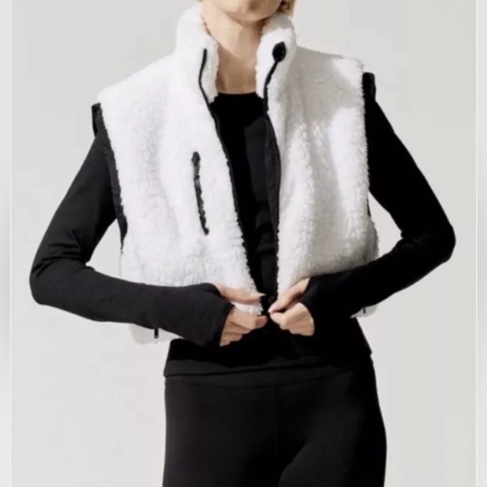 Free People Movement Highline Reversible Sherpa Vest. White/Black size XS